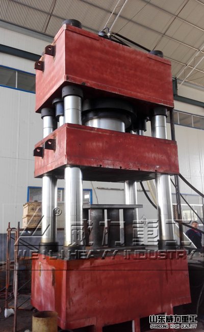 1200吨三梁四柱液压机生产厂家拍摄图