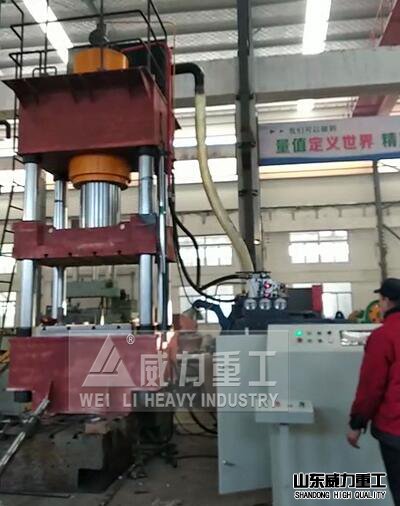 水箱成型用三梁四柱液压机