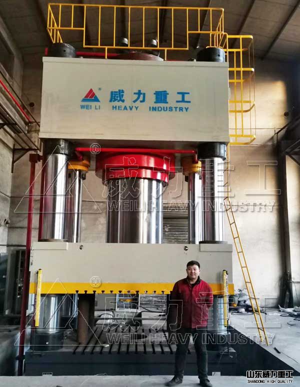 4000吨铁粉压制成型液压机