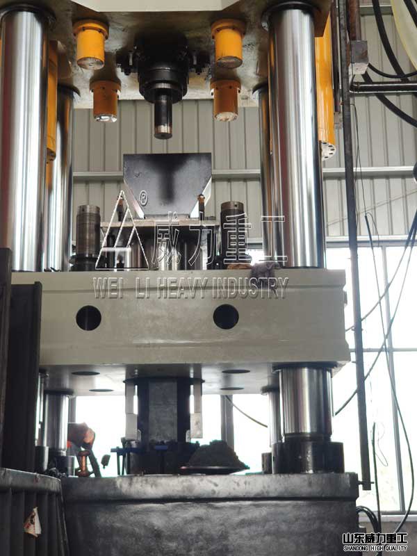 1800吨液压机